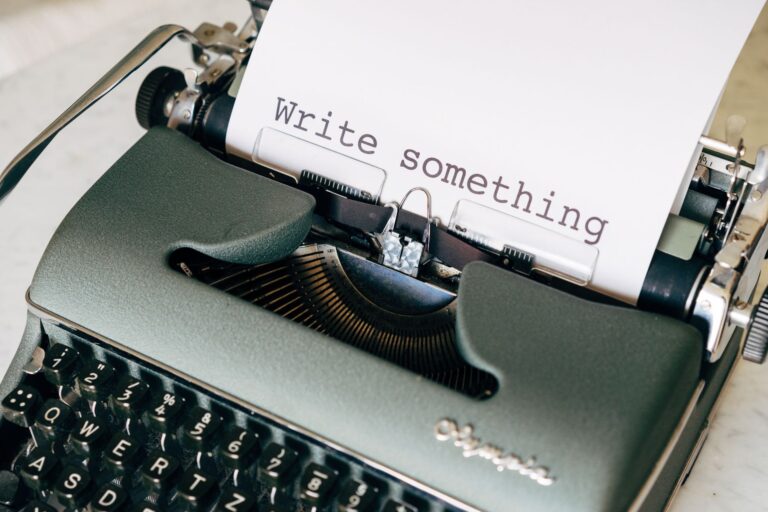 How to Use AI Writing Prompts for SEO in 2025 - CalcVortex